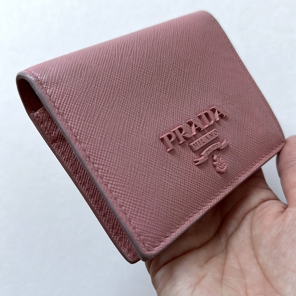Prada wallet. - Picture 7 of 8